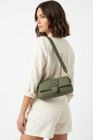 Bag essentials keeper